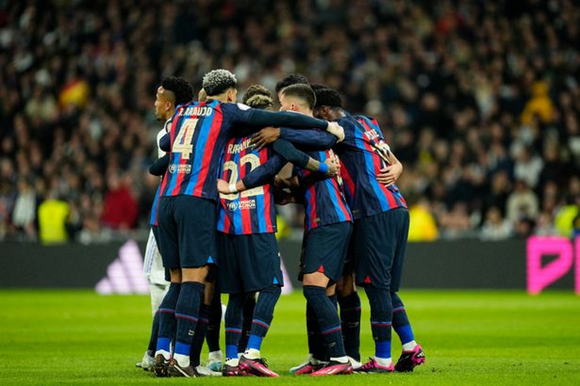 开云在线赛事平台-巴塞罗那客场不敌阿拉维斯，遭遇两连败