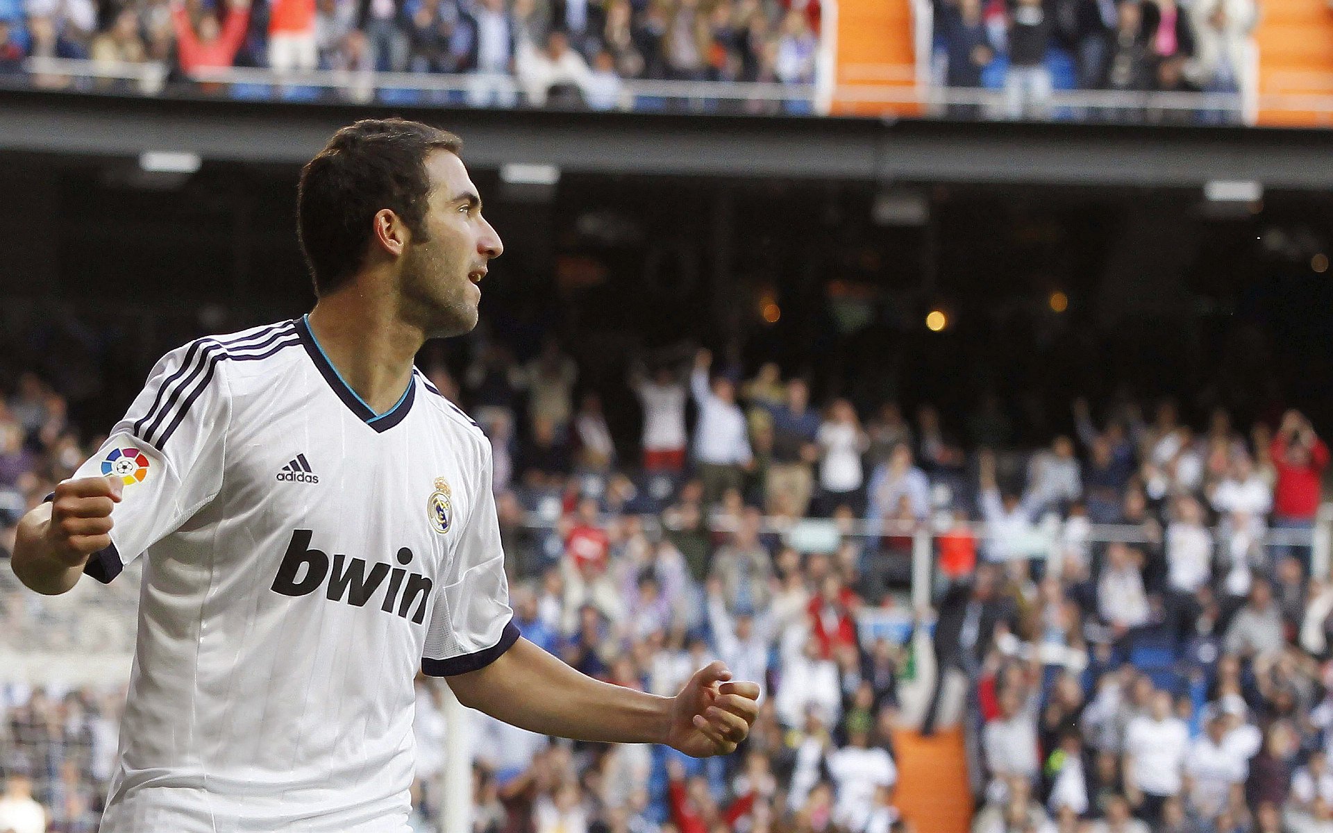 南美风暴席卷赛场，莱奥主宰比赛走向，委内瑞拉强势拿下希腊