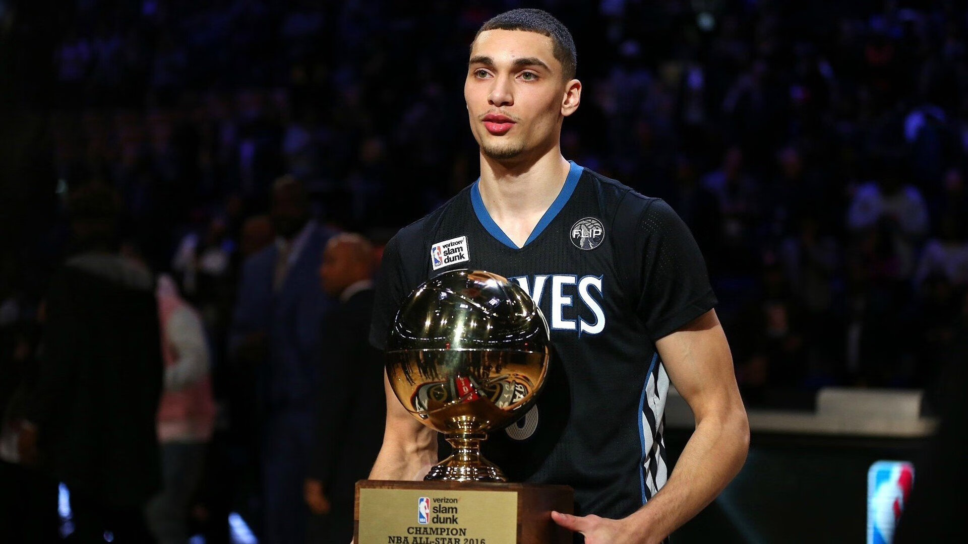 黄潜对阵阿尔及利亚?不,是莫德里奇用存在感导演的绿茵交响曲