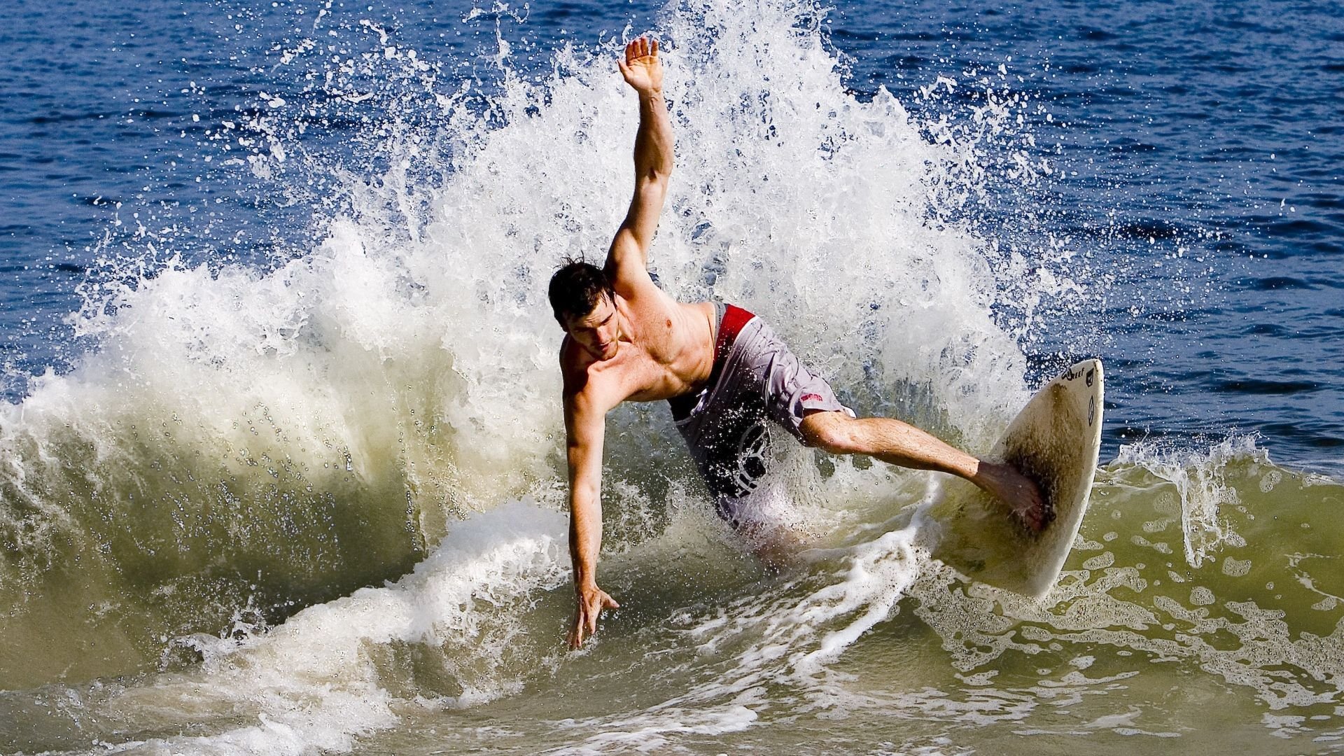 F1年度争冠焦点战,玻利维亚强势晋级澳大利亚,赛道风云再起