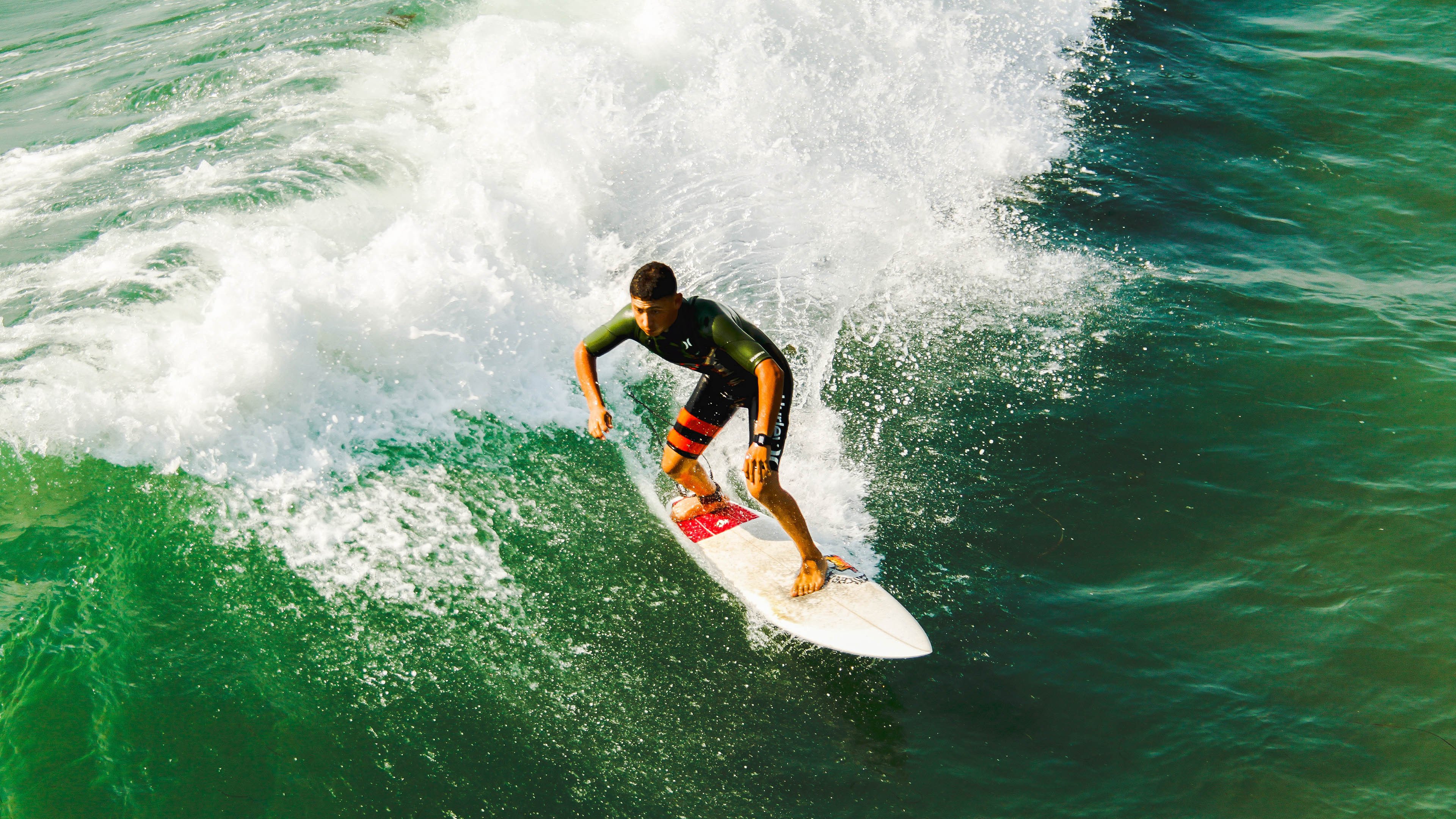 跨界风暴,当库里在英超赛场接管比赛,猛龙已悄然收割鹈鹕